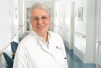 PD Dr. med. Barbara Elkeles, Fachärztin für Innere Medizin/Rheumatologie/ Physikalische Medizin/Klinische Geriatrie in der Klinik Maria Frieden Telgte PD Dr. med. Barbara Elkeles, Fachärztin für Innere Medizin/Rheumatologie/ Physikalische Medizin/Klinische Geriatrie in der Klinik Maria Frieden Telgte