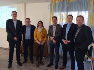 (v.l.n.r.) Dr. med. Frank Siebecker, Dr. med. Michael Ohms, Prof. Dr. med. Svenja Happe, PD Dr. med. Tobias Warnecke, Dr. med. Nils Warneke, Dr. med. Karsten Schilder (v.l.n.r.) Dr. med. Frank Siebecker, Dr. med. Michael Ohms, Prof. Dr. med. Svenja Happe, PD Dr. med. Tobias Warnecke, Dr. med. Nils Warneke, Dr. med. Karsten Schilder